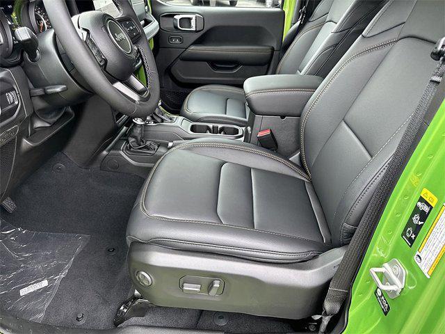 new 2025 Jeep Gladiator car, priced at $45,476