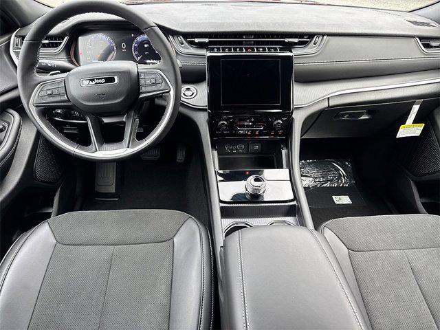 new 2025 Jeep Grand Cherokee car, priced at $40,679