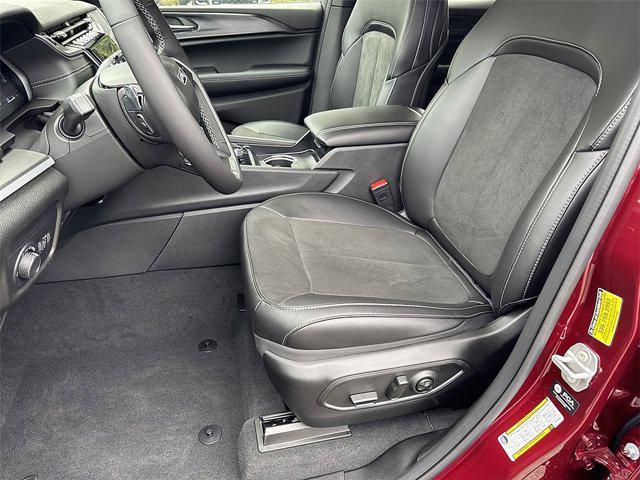 new 2025 Jeep Grand Cherokee car, priced at $40,679