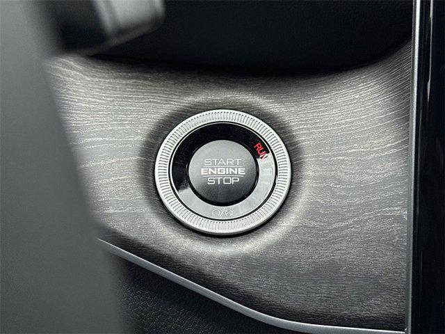 new 2025 Jeep Grand Cherokee car, priced at $47,977