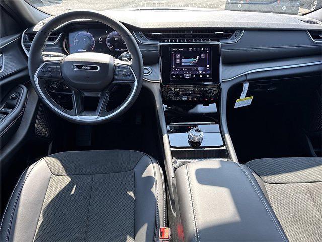 new 2025 Jeep Grand Cherokee car, priced at $37,021