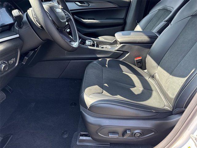 new 2025 Jeep Grand Cherokee car, priced at $37,021