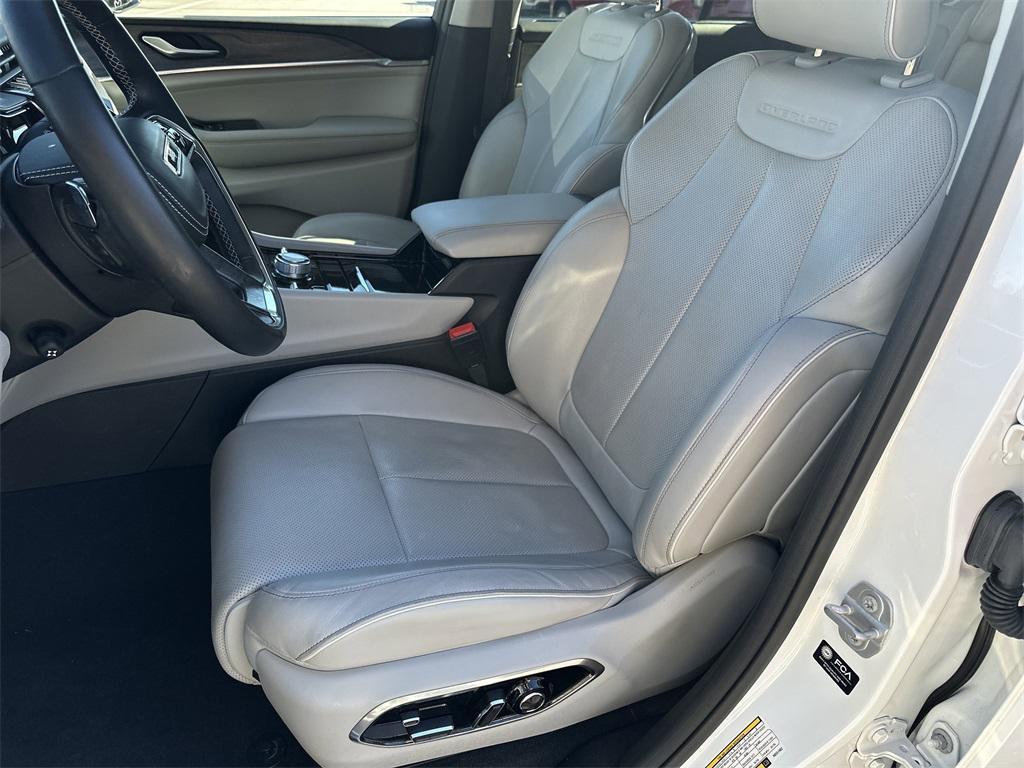 used 2022 Jeep Grand Cherokee car, priced at $34,383