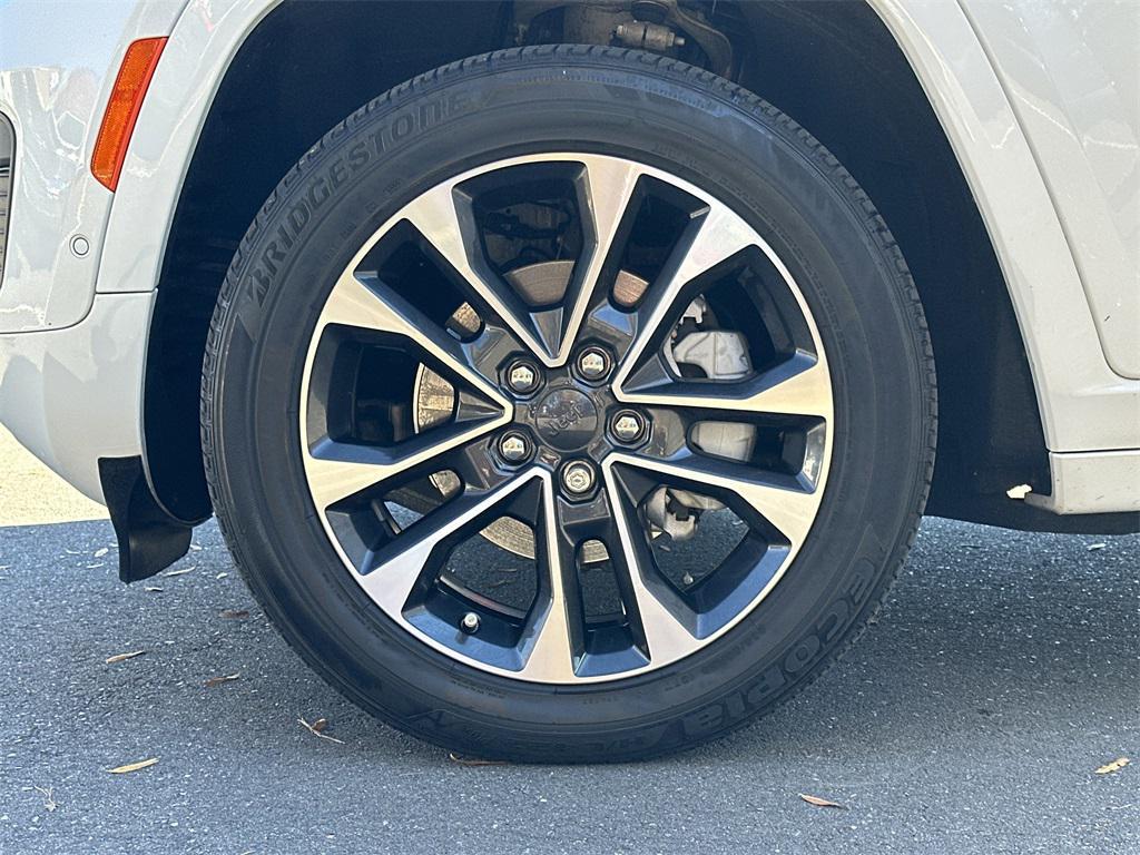 used 2022 Jeep Grand Cherokee car, priced at $34,383