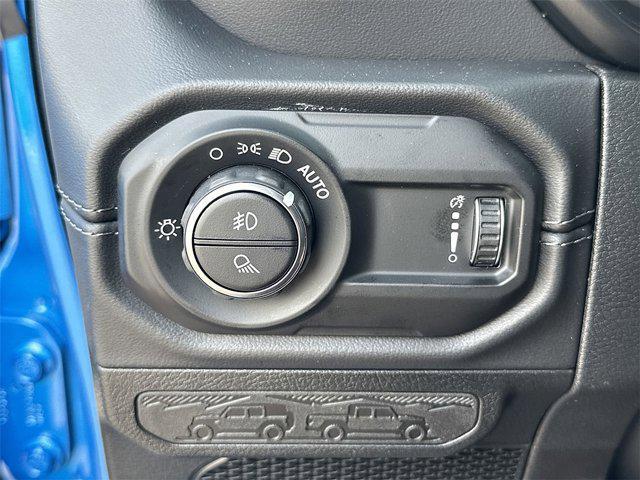 new 2025 Jeep Gladiator car, priced at $44,871