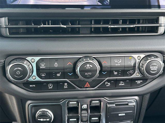 new 2025 Jeep Gladiator car, priced at $44,871