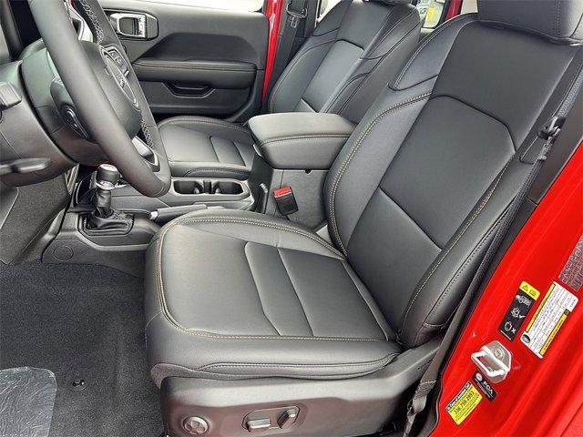 new 2025 Jeep Gladiator car, priced at $44,058