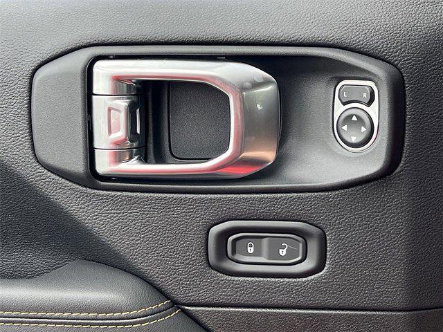 new 2025 Jeep Gladiator car, priced at $44,058