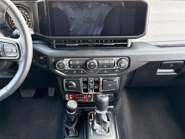 new 2025 Jeep Wrangler car, priced at $48,345