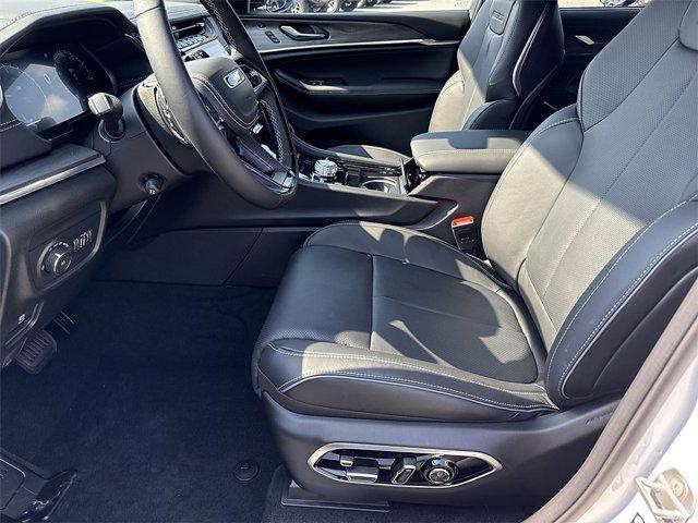 new 2025 Jeep Grand Cherokee car, priced at $57,058