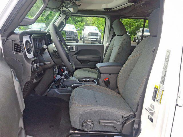 new 2025 Jeep Gladiator car, priced at $43,770