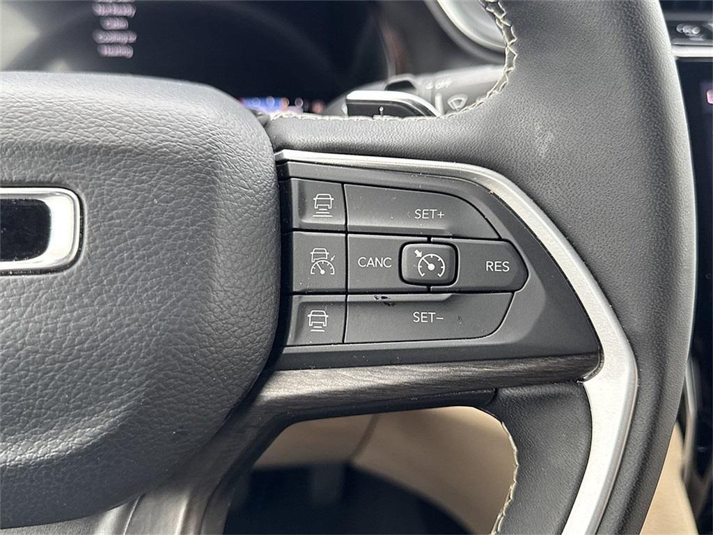 used 2024 Jeep Grand Cherokee car, priced at $31,162