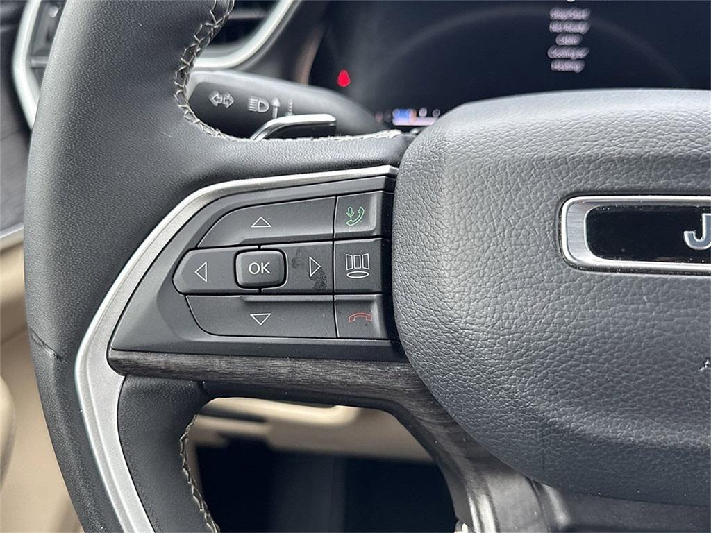 used 2024 Jeep Grand Cherokee car, priced at $31,162