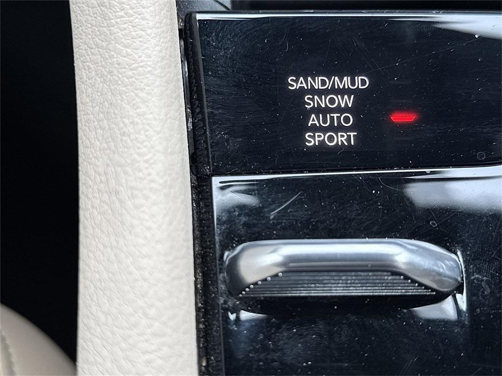 used 2024 Jeep Grand Cherokee car, priced at $31,162