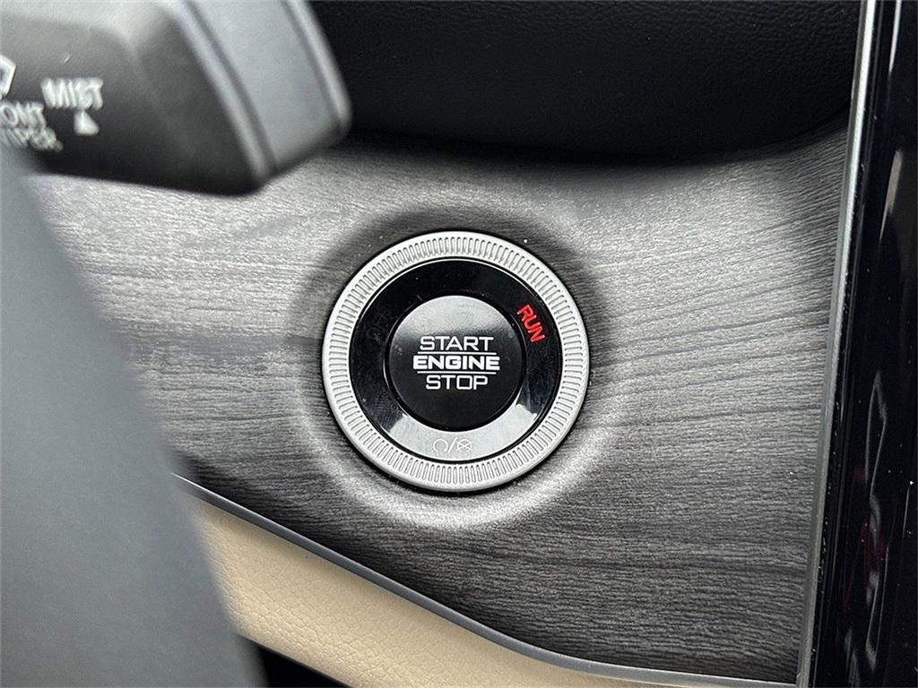 used 2024 Jeep Grand Cherokee car, priced at $31,162