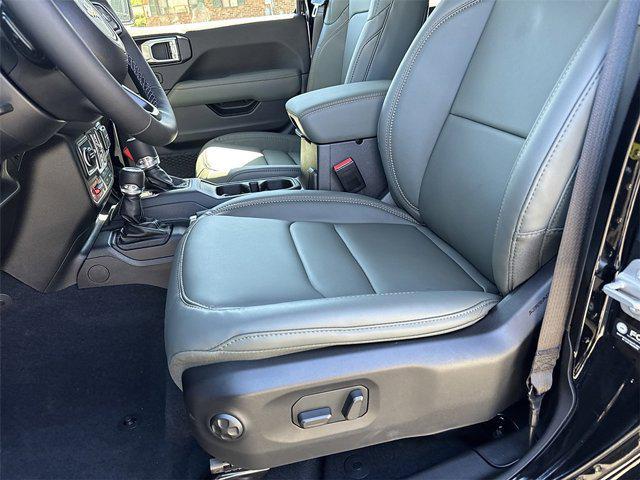 new 2025 Jeep Gladiator car, priced at $53,653