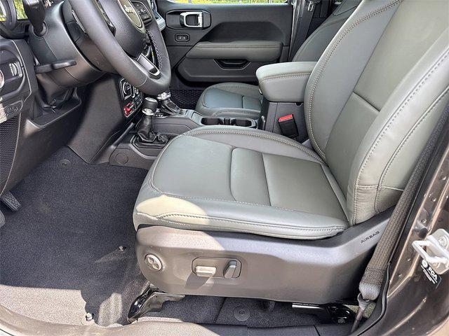 new 2025 Jeep Gladiator car, priced at $50,507