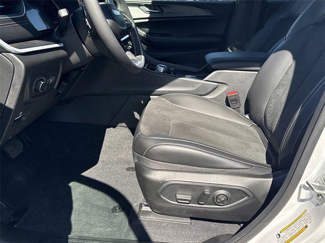 new 2025 Jeep Grand Cherokee car, priced at $37,021