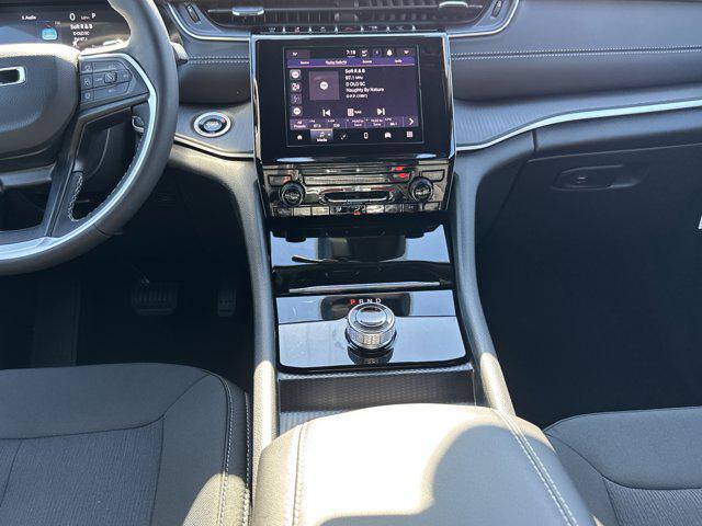 new 2025 Jeep Grand Cherokee car, priced at $32,542