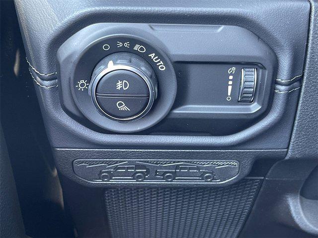 new 2025 Jeep Gladiator car, priced at $45,142