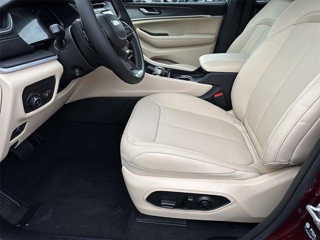 new 2025 Jeep Grand Cherokee L car, priced at $47,004