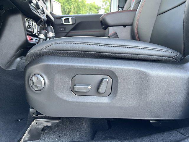 new 2025 Jeep Gladiator car, priced at $54,095