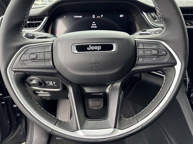 new 2025 Jeep Grand Cherokee car, priced at $39,882