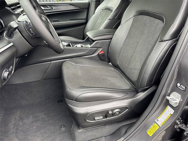 new 2025 Jeep Grand Cherokee car, priced at $39,882