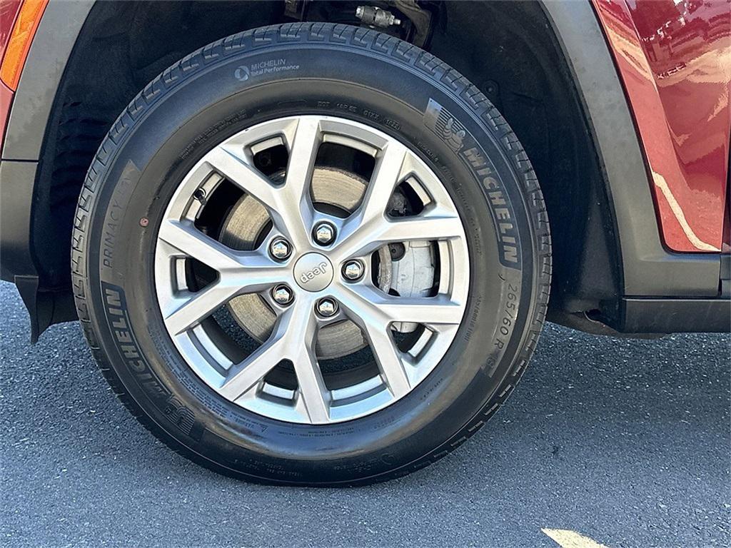 used 2022 Jeep Grand Cherokee car, priced at $29,993