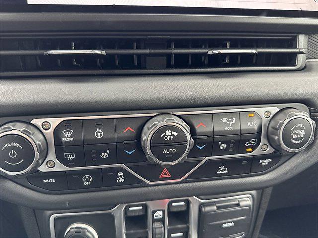 new 2025 Jeep Gladiator car, priced at $48,985