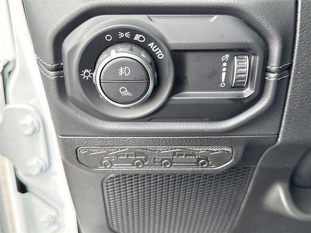 new 2025 Jeep Gladiator car, priced at $48,985