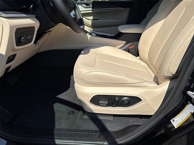 new 2025 Jeep Grand Cherokee car, priced at $39,175