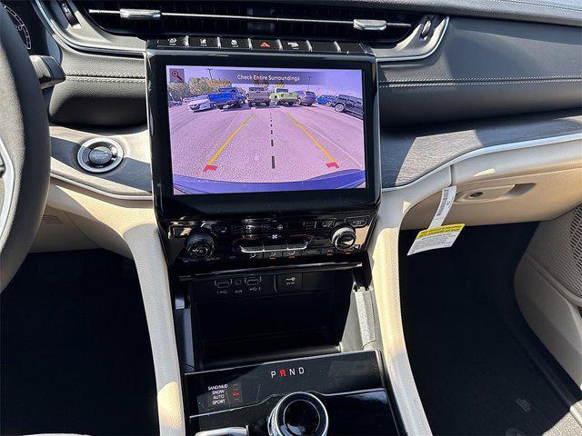 new 2025 Jeep Grand Cherokee car, priced at $39,175