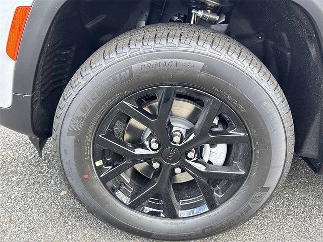 new 2025 Jeep Grand Cherokee car, priced at $38,748