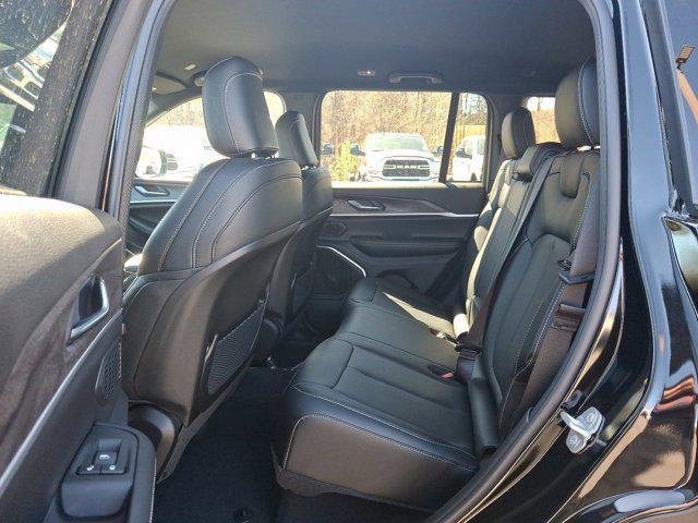 new 2025 Jeep Grand Cherokee car, priced at $41,375