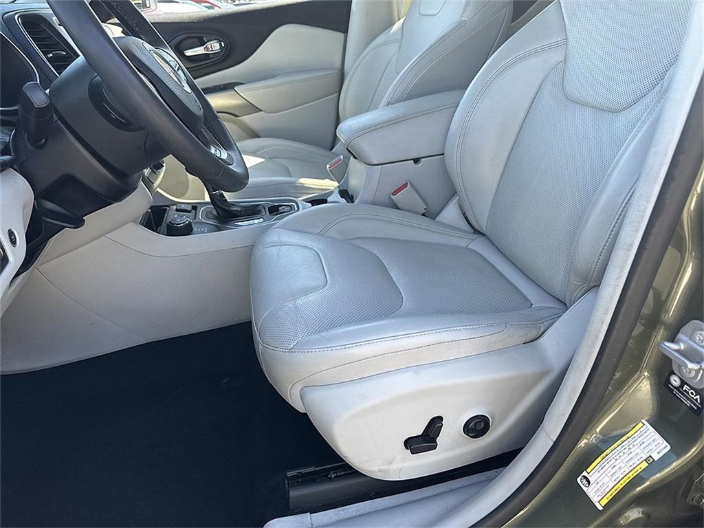 used 2021 Jeep Cherokee car, priced at $17,738