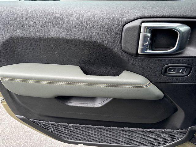 new 2025 Jeep Gladiator car, priced at $56,061