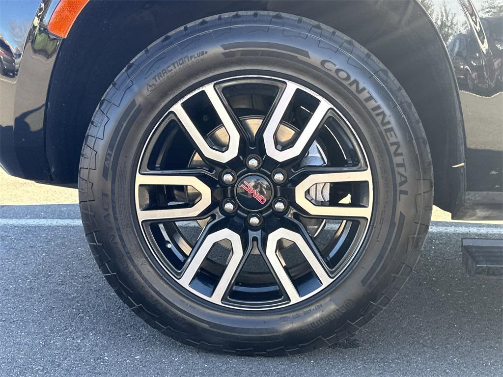 used 2023 GMC Yukon car, priced at $57,297