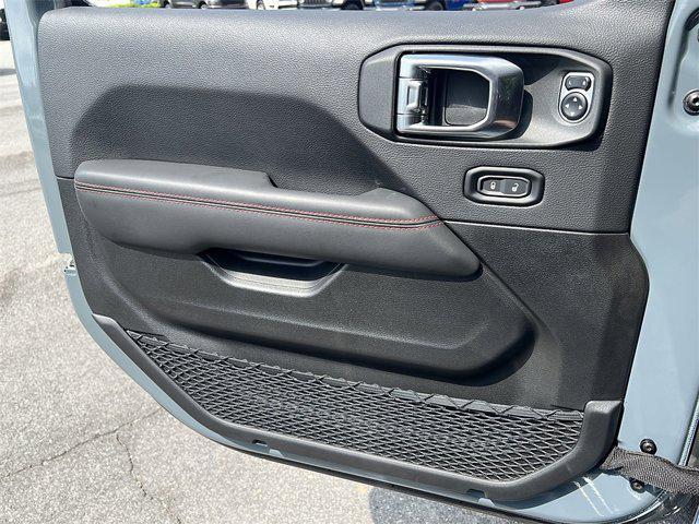 new 2025 Jeep Gladiator car, priced at $53,660