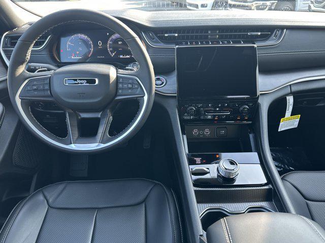 new 2025 Jeep Grand Cherokee car, priced at $43,983