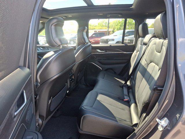 new 2025 Jeep Grand Cherokee car, priced at $52,754