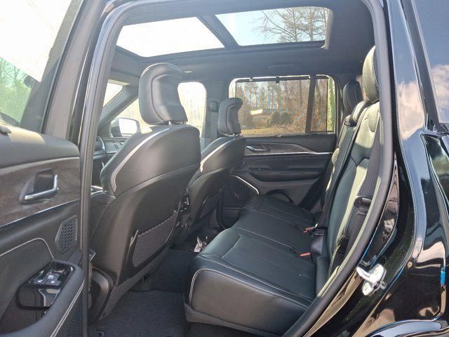 new 2025 Jeep Grand Cherokee car, priced at $58,253