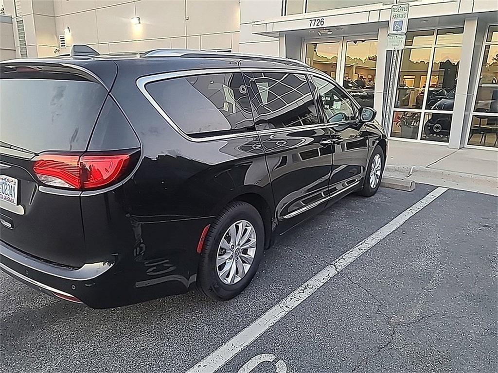 used 2018 Chrysler Pacifica car, priced at $11,676
