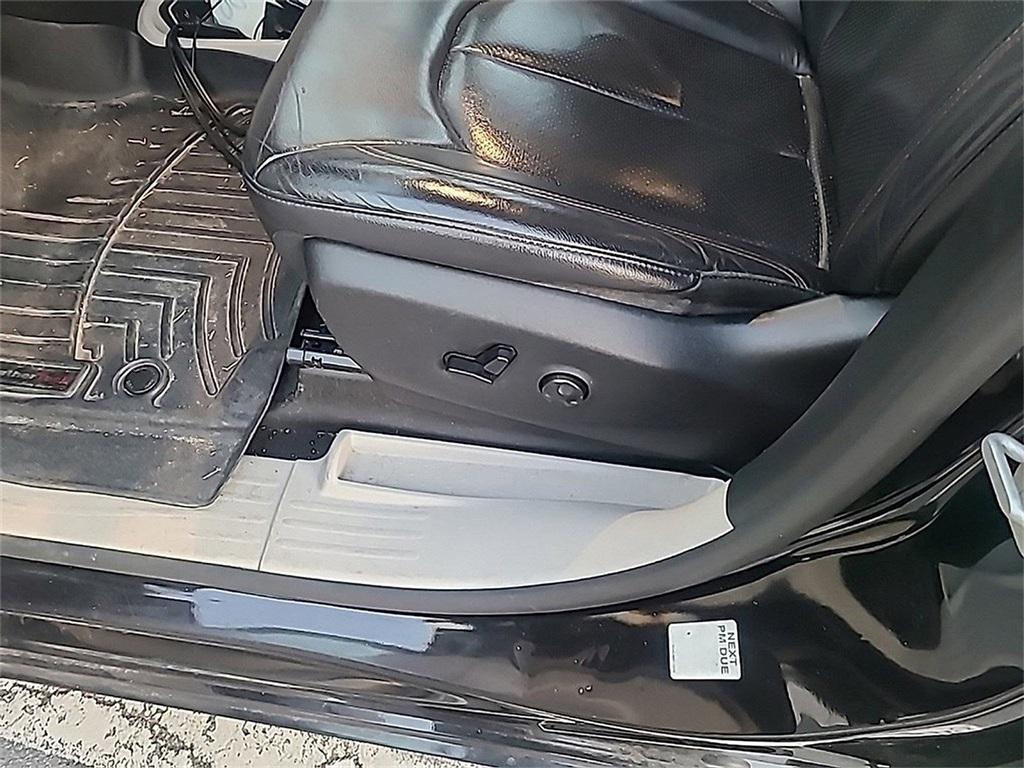 used 2018 Chrysler Pacifica car, priced at $11,676