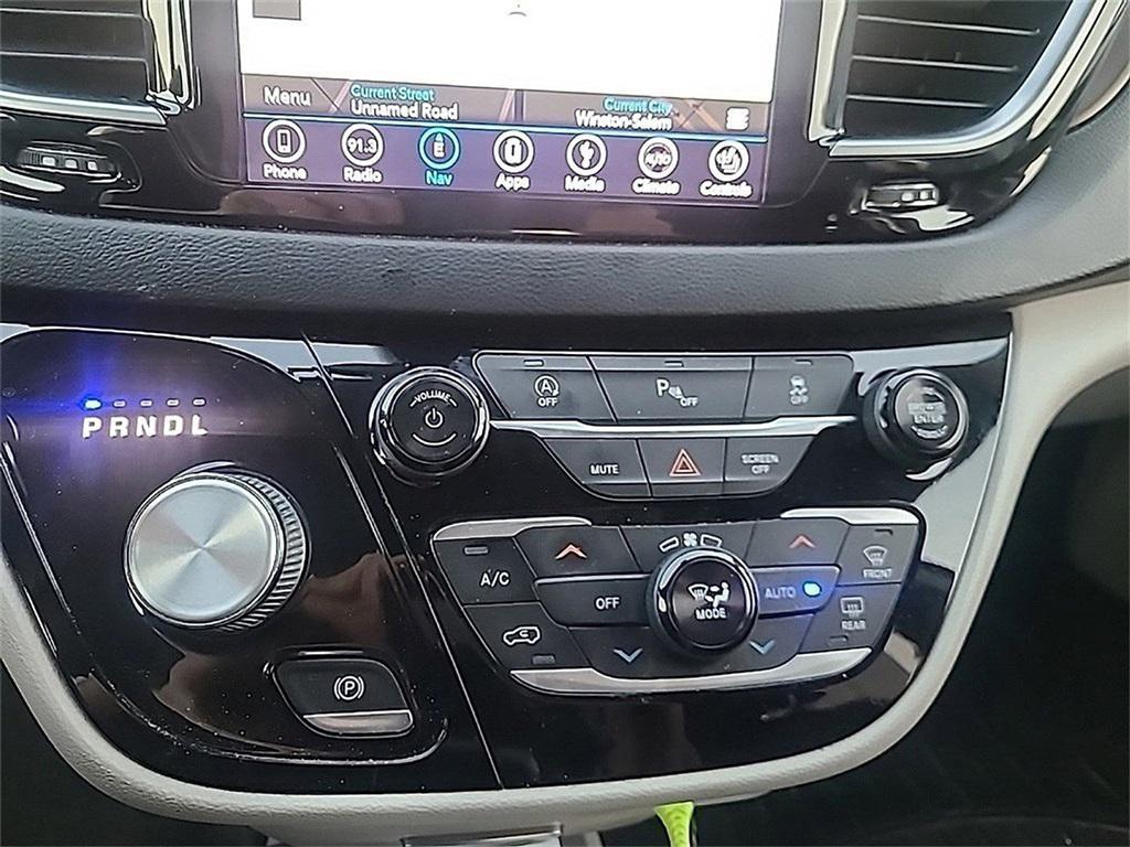 used 2018 Chrysler Pacifica car, priced at $11,676