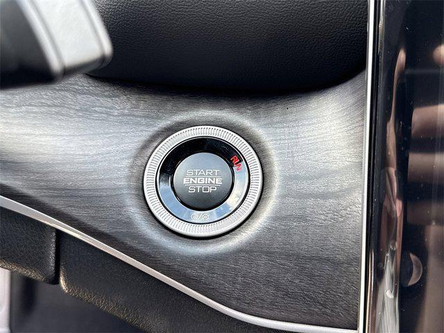 new 2025 Jeep Grand Cherokee car, priced at $46,854