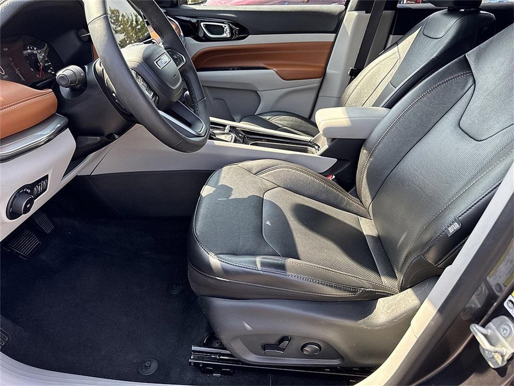 used 2023 Jeep Compass car, priced at $20,014