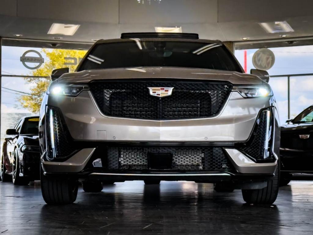 used 2023 Cadillac XT6 car, priced at $36,995