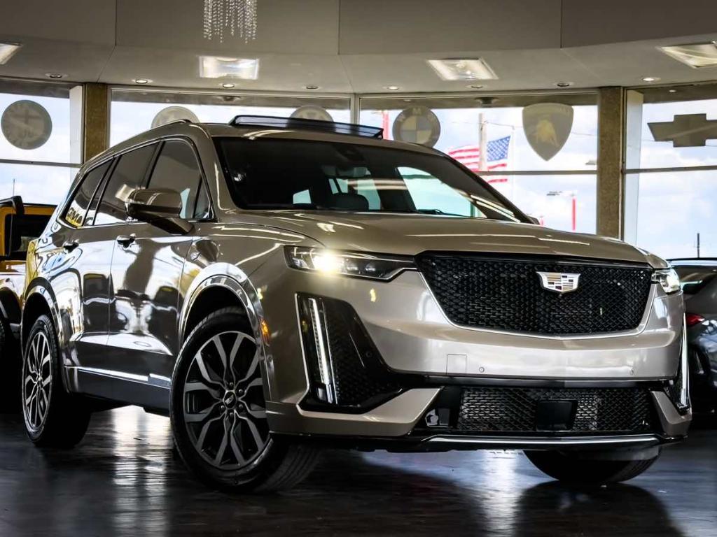 used 2023 Cadillac XT6 car, priced at $36,995