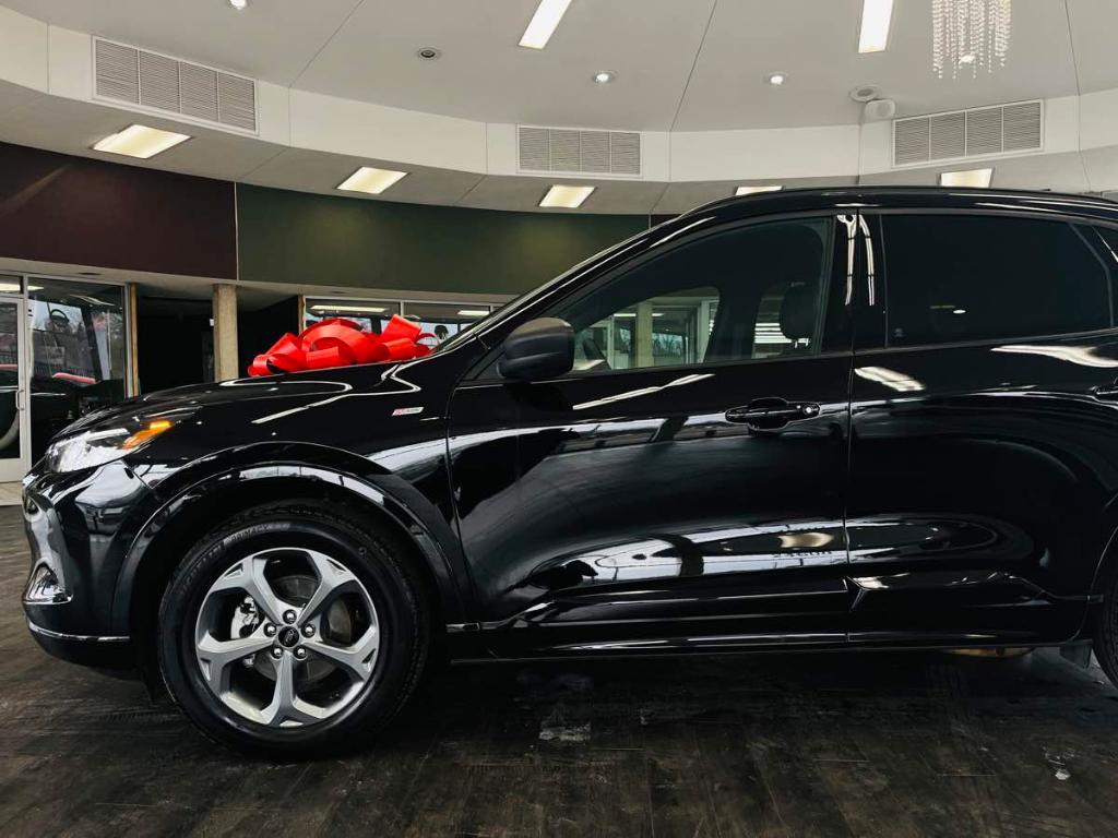 used 2024 Ford Escape car, priced at $24,999